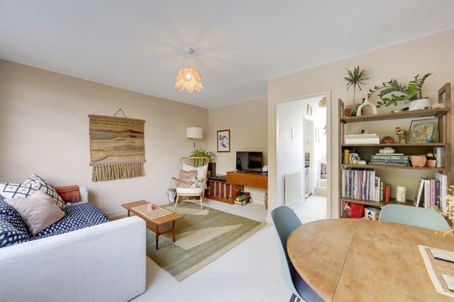 Maisonette for sale in One Tree Close, Forest Hill, London