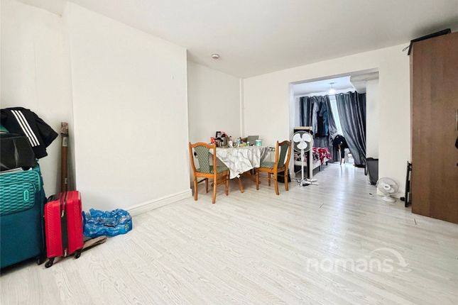 1, Myrtle Close, West Drayton photo 2