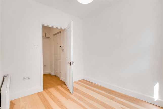 Flat to rent in Medici Court, Hillfield Avenue, Crouch End