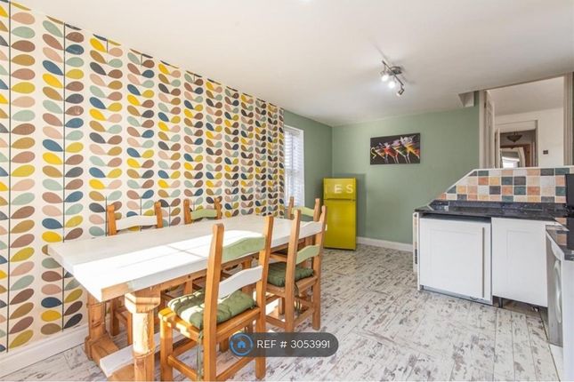 B Ashleigh Grove, West Jesmond, Newcastle Upon Tyne photo 2