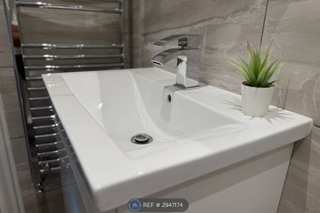 Laburnum Grove Ensuite, Portsmouth photo 5