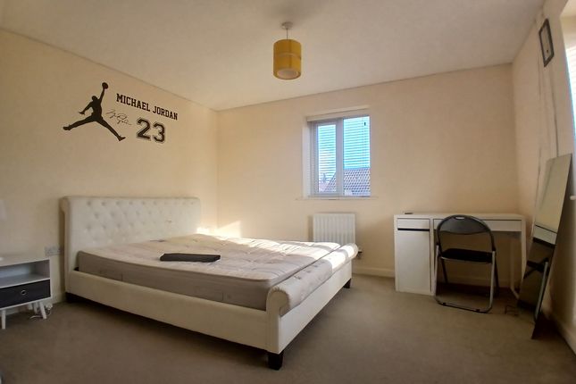 2 Viola Close, Norwich photo 5