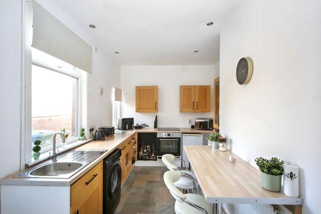 664 Warrington Road, Wigan photo 3