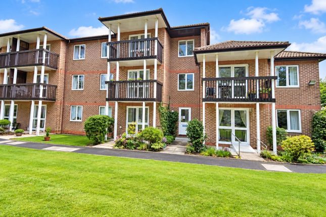 Flat 27 St Mary's Mews, 1, Fernlea Avenue, Ferndown photo 5