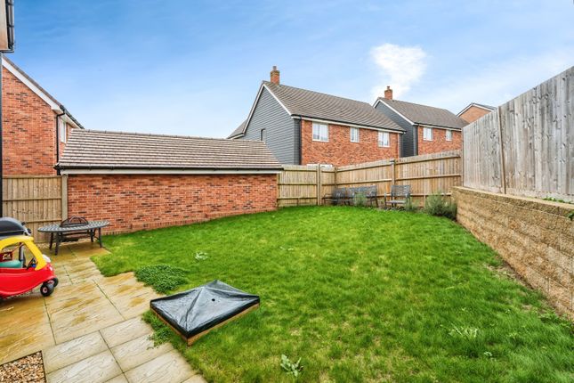 85, Harrison Way, Southampton photo 4