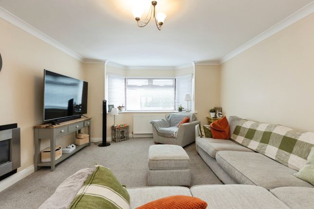 13, Elm Grove, Dursley photo 2