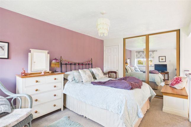 11, Rotherfield Close, Reading photo 4