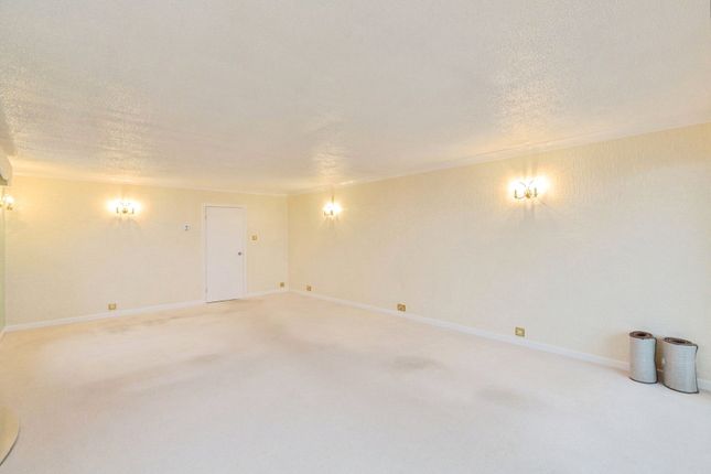 Flat 22, Devere Gardens, 49, 49 South Promenade,, Lancashire photo 4