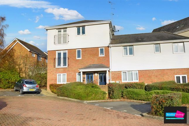 Maisonette for sale in Forest Avenue, Orchard Heights, Ashford, Kent