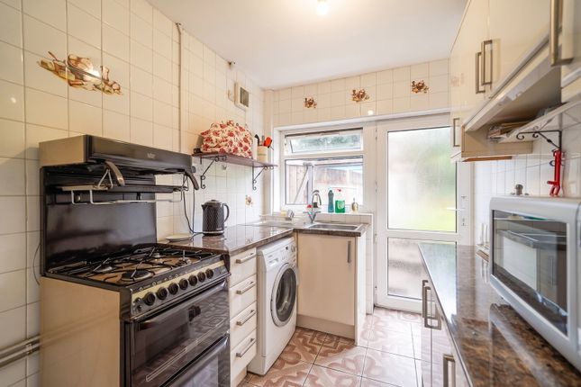 15, Pickwick Grove, Birmingham photo 4