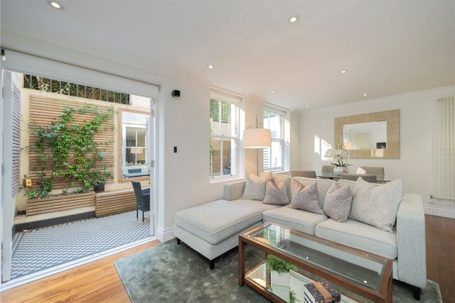 Thumbnail Flat to rent in Kensington Gardens Square, London