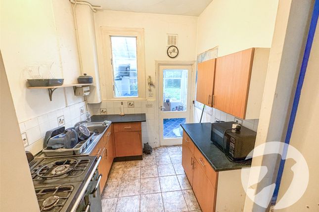 15, Earlshall Road, London photo 3