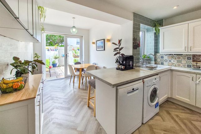 23, Lake Place, Wirral photo 4