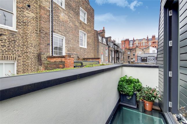 End terrace house for sale in Thornton Place, London