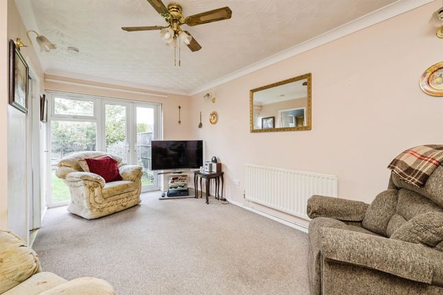 4, Violet Way, Peterborough photo 3