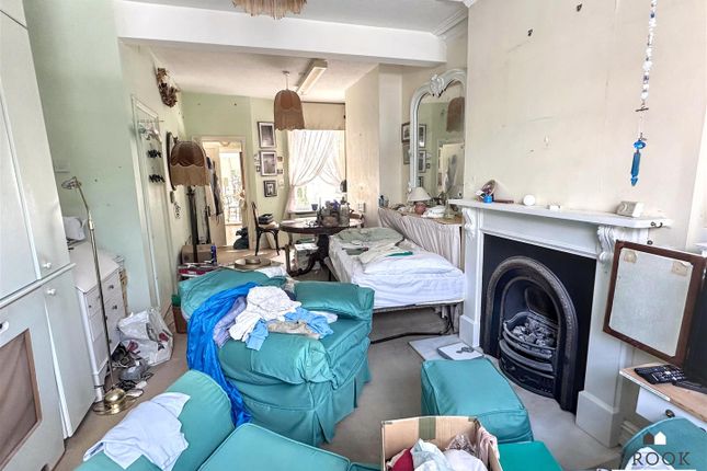 19, Willowfield Square, Eastbourne photo 3