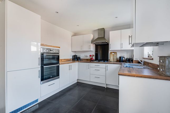 15 Carey Close, Ely photo 4