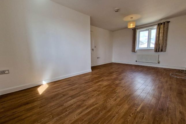 39, Renard Rise, Stonehouse photo 3