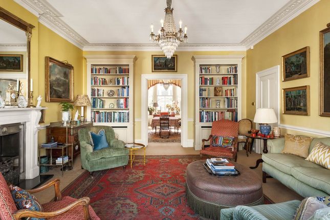 Flat 2, 22, Upper Phillimore Gardens, London photo 2
