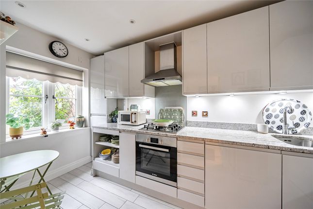 2, Walsham Mews, Surrey photo 2
