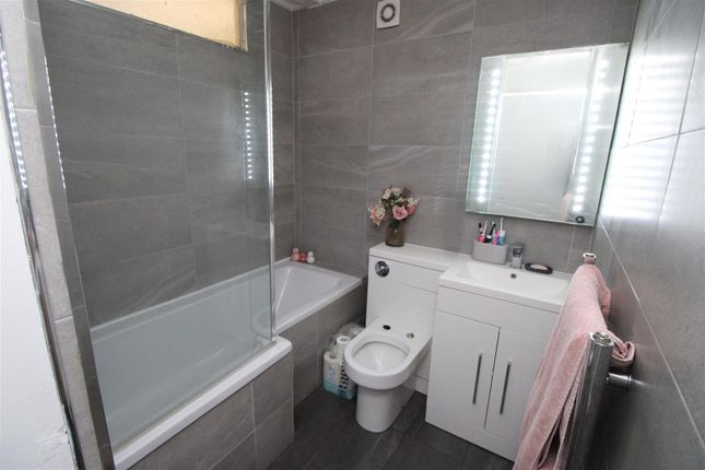 9, Woodville Terrace, Blackwood photo 3