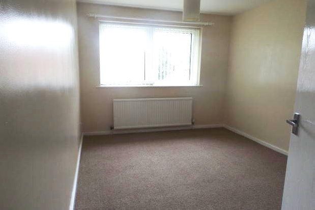 Flat to rent in The Grove, Wakefield