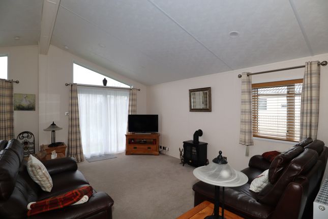 40, Cathedral View,  Field Farm, Lincoln photo 3