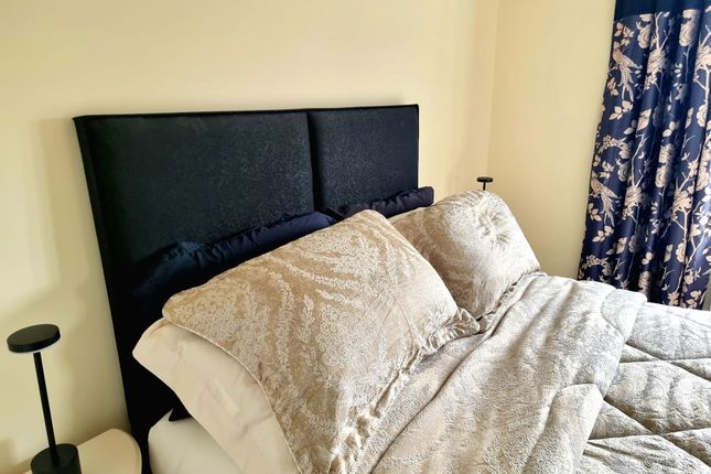 30 Heol Stradling, Bridgend photo 4