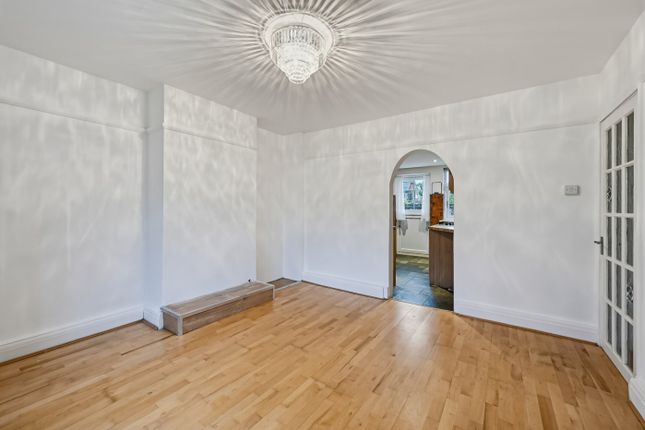 Flat 6, Fire Station Mews, 4A, Bromley Road, Beckenham photo 2