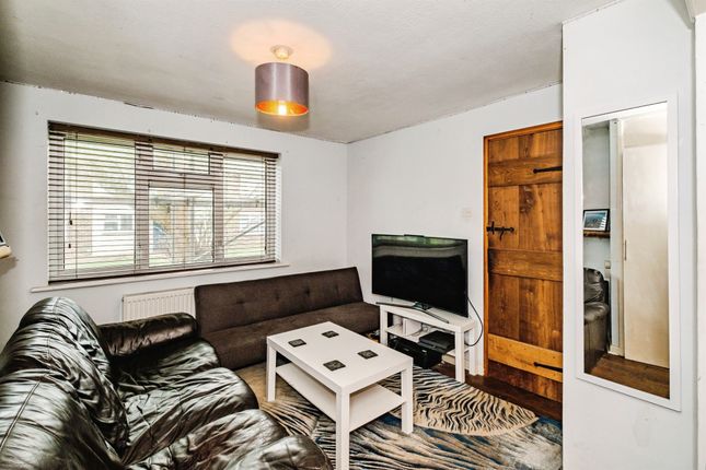 22, Millfield, Lancing photo 2
