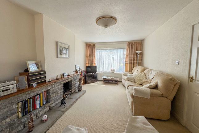 29, Canewdon View Road, Rochford photo 4