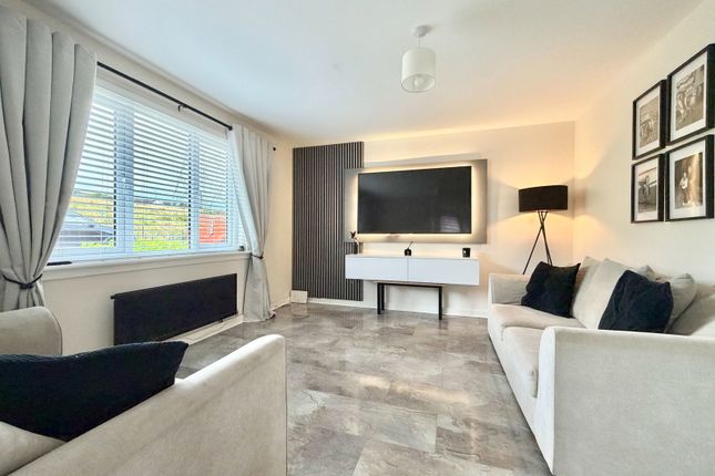 4, Longfaulds Place, Cumbernauld photo 2