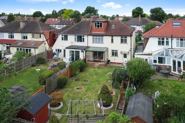 8, The Byeways, Surbiton photo 2