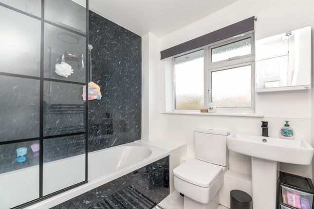 12A, Farnley Road, Menston photo 4