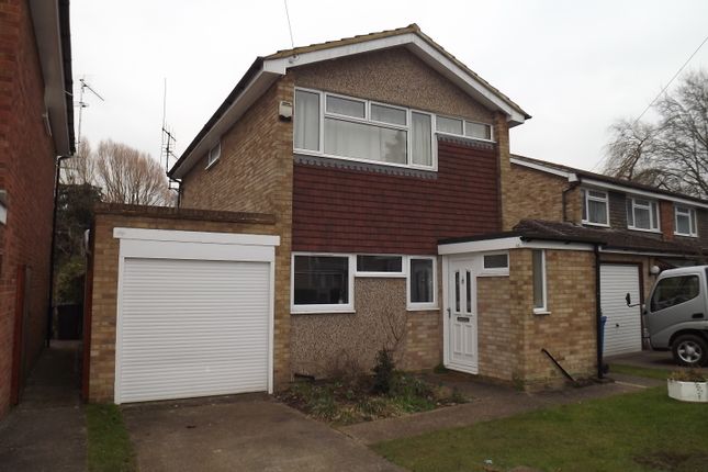 Thumbnail Detached house to rent in Florence Avenue, Maidenhead