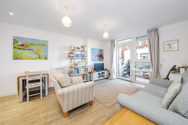 Thumbnail Flat for sale in Telegraph Avenue, Greenwich