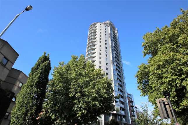 Flat to rent in Altyre Road, East Croydon, Surrey