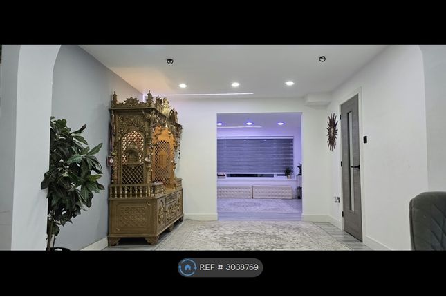 Trevino Drive, Leicester photo 2