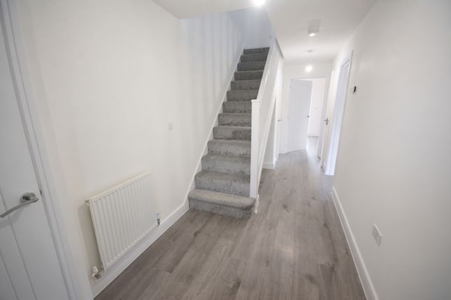 31 Thyme Drive, Middleton, MANCHESTER photo 3