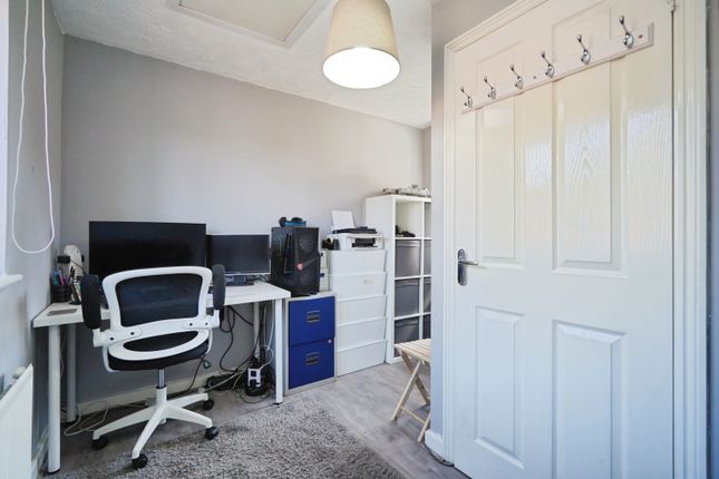 7, Haydock Close, Branston photo 4