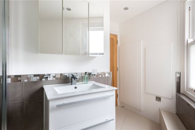 Flat to rent in St Georges Street, London