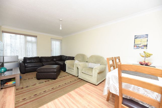 35 Saunders Close, Huntingdon photo 2