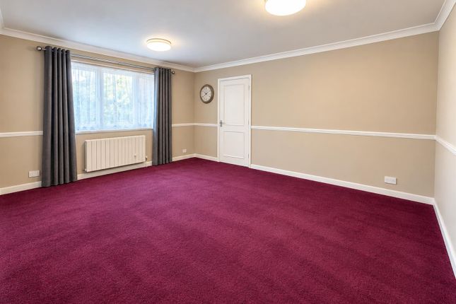 Lakeview, New Bedford Road, Luton photo 3
