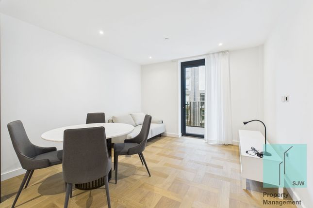 1-bed flat on Apt 305 3 Boxwood Gardens, London, London, £2,800/mo
