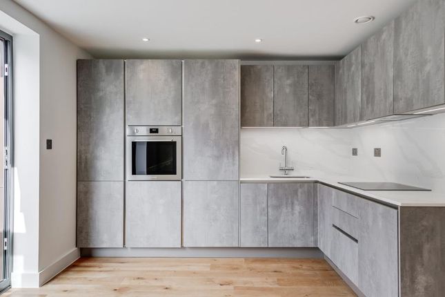 Flat to rent in Marquis Court, Marquis Road, Kings Cross