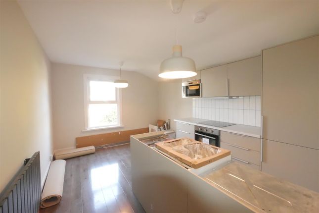 Thumbnail Flat to rent in Thorold Road, Ilford