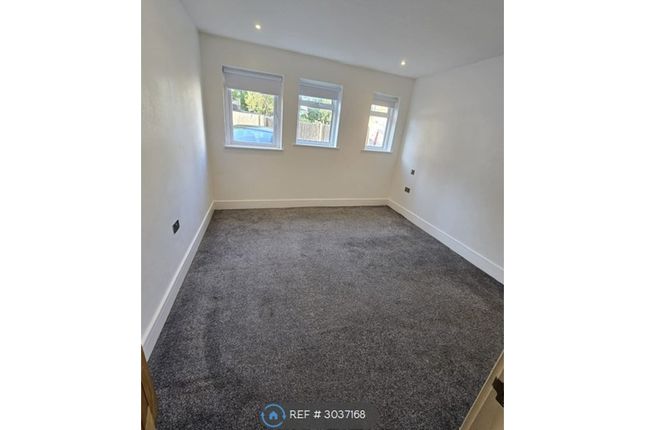 Westmead Road, Sutton photo 5