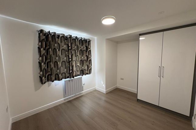 1, Barnet Lane, Elstree photo 4
