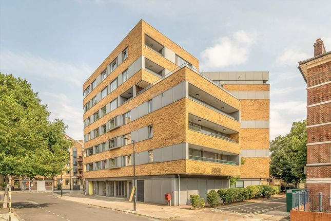 Flat 3, Gedling Court, Jamaica Road, London photo 3