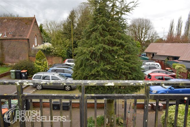 Flat for sale in St. Marys Close, Tebworth, Leighton Buzzard, Bedfordshire